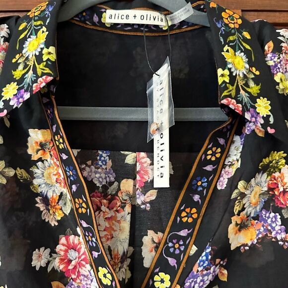 NWT Alice and Olivia Cosima Floral Button Up Blouse Size Large - Picture 11 of 13